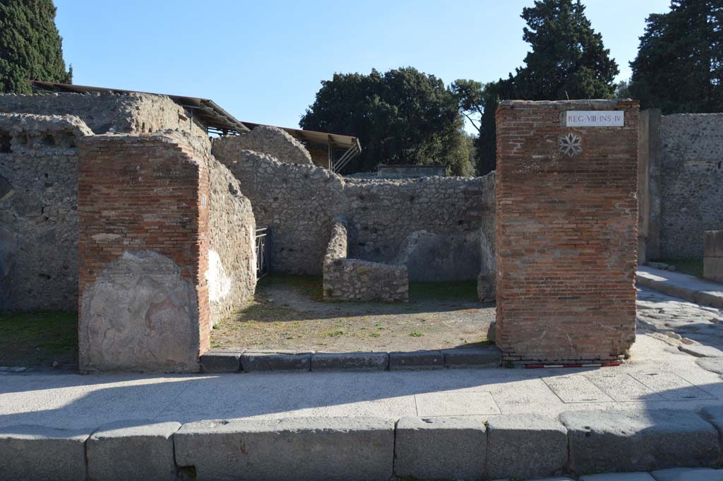 VIII.4.1 Pompeii. October 2017. Looking south towards entrance doorway. 
Foto Taylor Lauritsen, ERC Grant 681269 DÉCOR.
