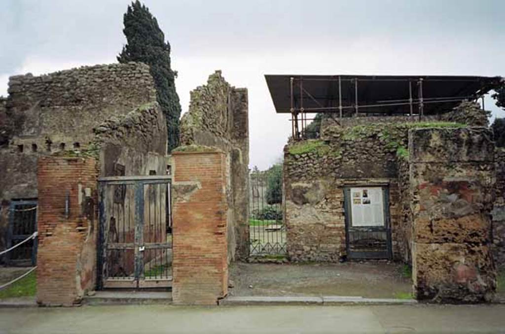 VIII.4.4 Pompeii. January 2010.  Entrance to house, on the left, and linked shop at VIII.4.3, on the right. Photo courtesy of Rick Bauer.