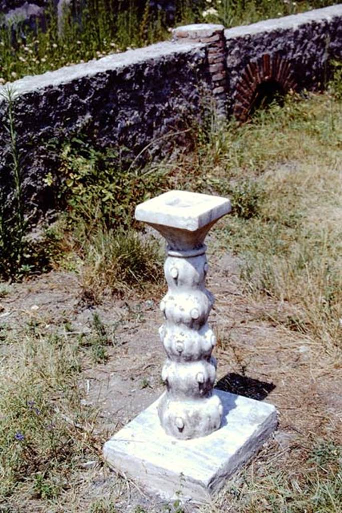 VIII.4.12 Pompeii, 1968. Looking towards west portico/garden behind a marble one-legged table-support.
Photo by Stanley A. Jashemski.
Source: The Wilhelmina and Stanley A. Jashemski archive in the University of Maryland Library, Special Collections (See collection page) and made available under the Creative Commons Attribution-Non-Commercial License v.4. See Licence and use details.
J68f1199