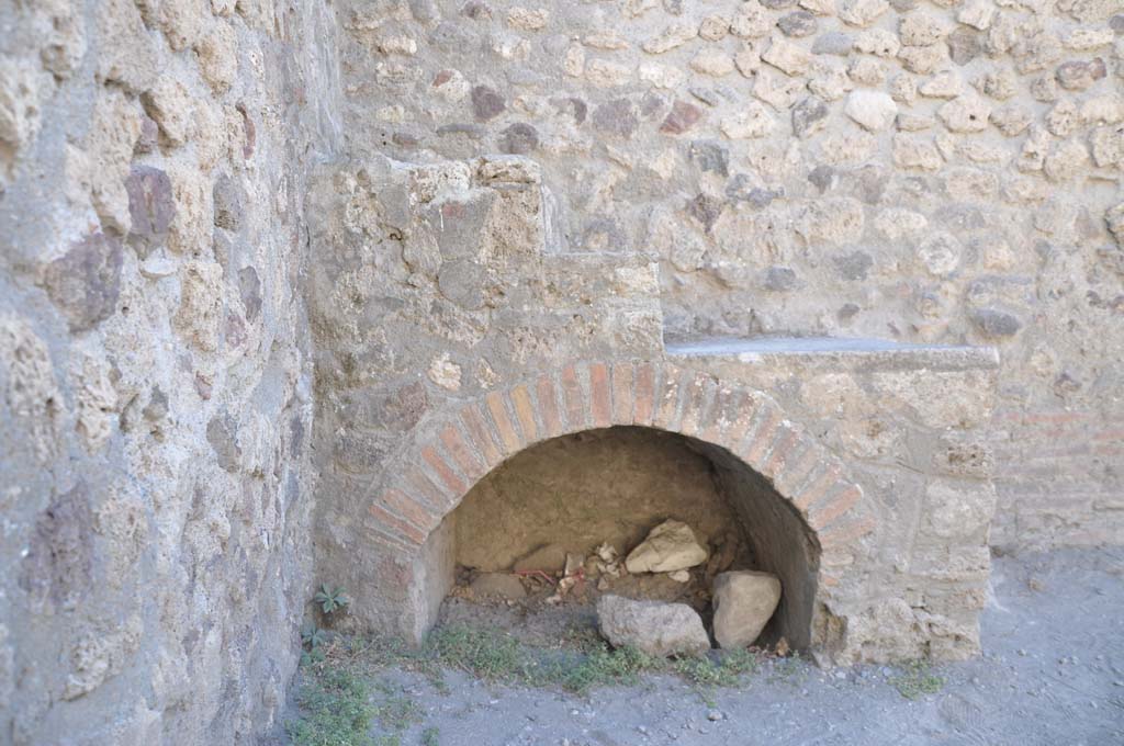 VIII.4.14 Pompeii. July 2017. 
Looking west towards recess under steps to upper floor in south-west corner of shop-room.
Foto Annette Haug, ERC Grant 681269 DÉCOR.