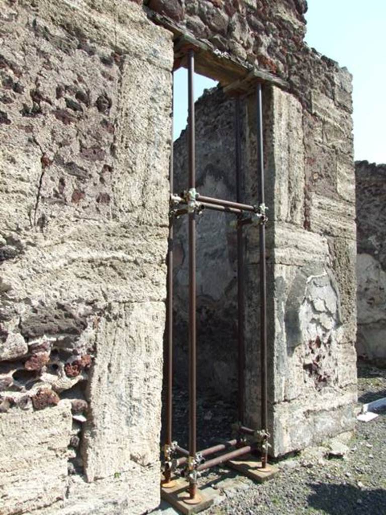 VIII.4.15 Pompeii. March 2009. Doorway to room 3.