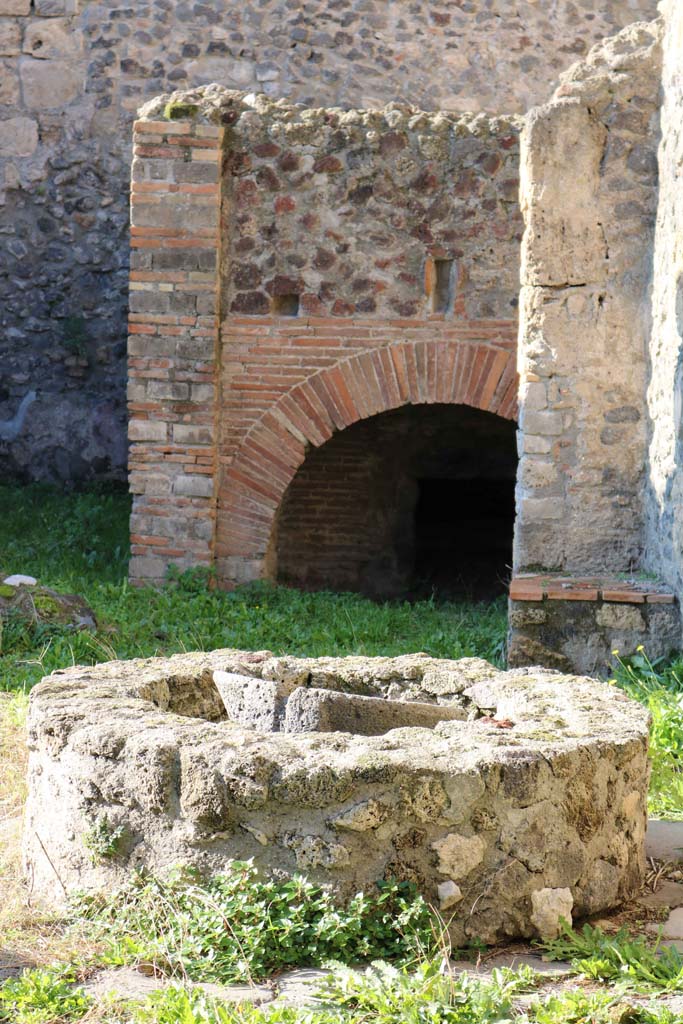 VIII.4.27 Pompeii, taken from VIII.4.26. December 2018. 
Looking west. Photo courtesy of Aude Durand.