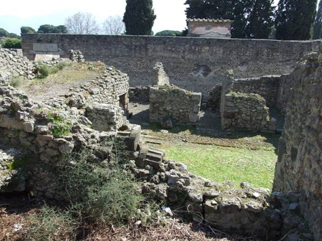 VIII.4.30 Pompeii. March 2009. Looking south to lower level, from VIII.4.15.