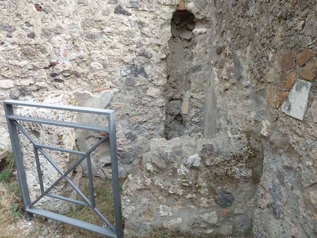 VIII.4.37 Pompeii. September 2015. Latrine.