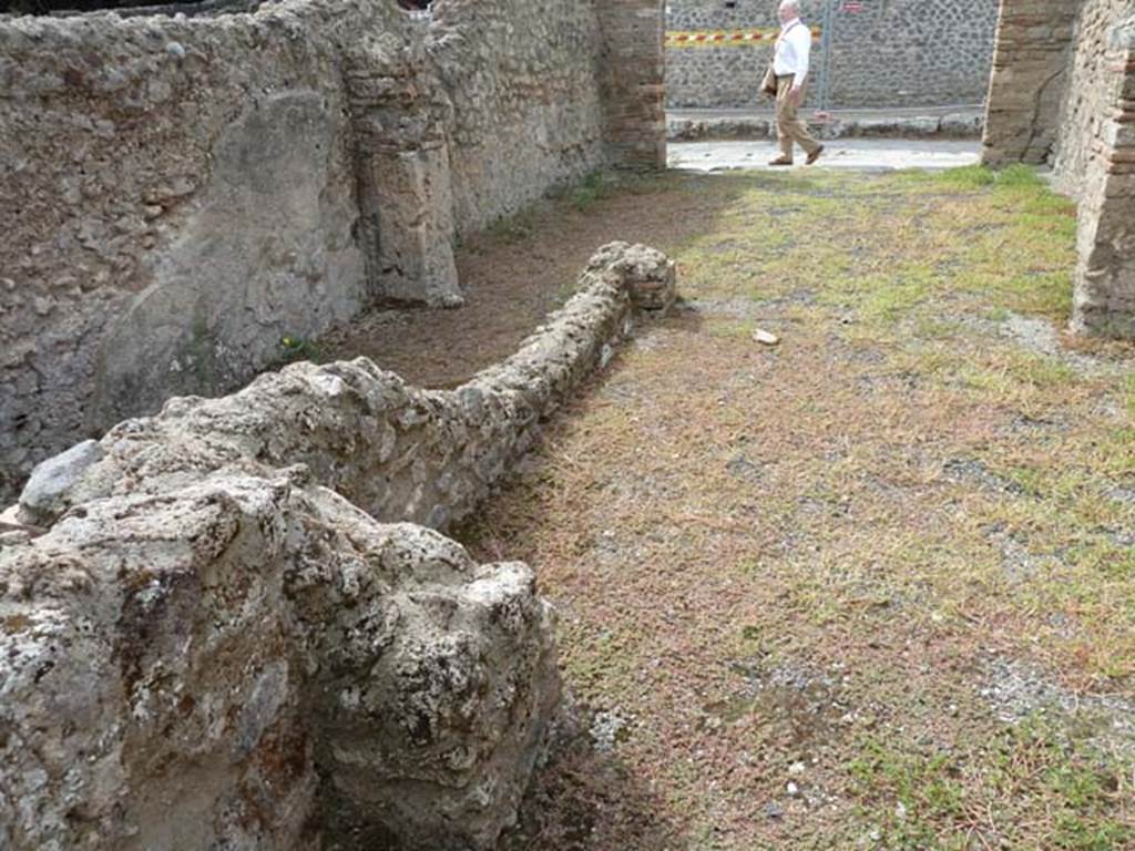 VIII.4.45 Pompeii. September 2015. Looking west across south wall of “first” room.