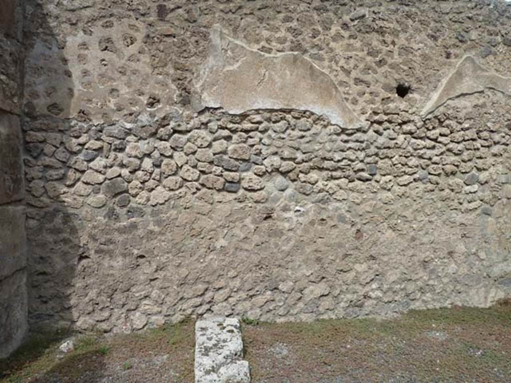 VIII.4.47 Pompeii. September 2015. North wall, with base for stairs. A latrine was in this area, according to Eschebach, it was under the stairs.