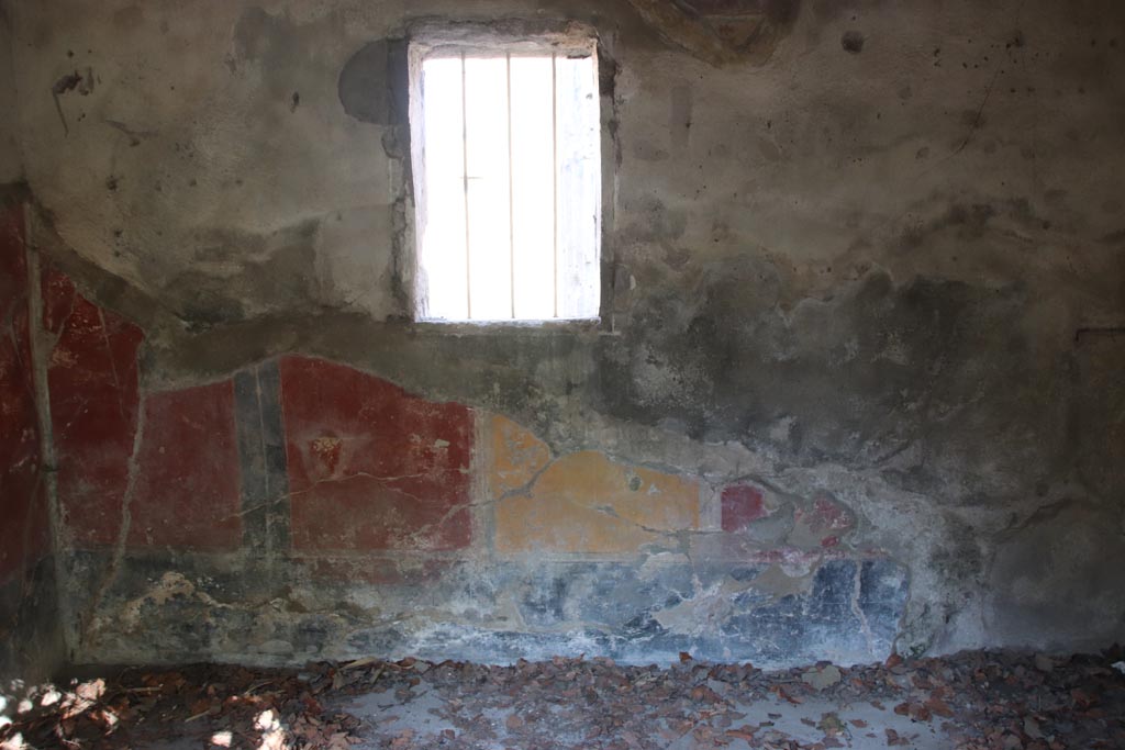 VIII.5.15 Pompeii. October 2022. Room 9, looking towards north wall. Photo courtesy of Klaus Heese.