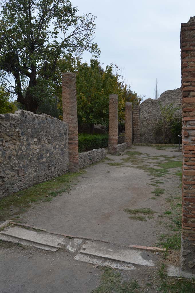 VIII.5.16 Pompeii. October 2017, Looking south-west across north portico. 
Foto Taylor Lauritsen, ERC Grant 681269 DÉCOR.