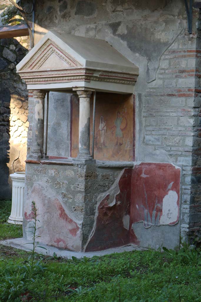 VIII.5.37 Pompeii. December 2018. 
Room 1, lararium on east side of atrium. Photo courtesy of Aude Durand.