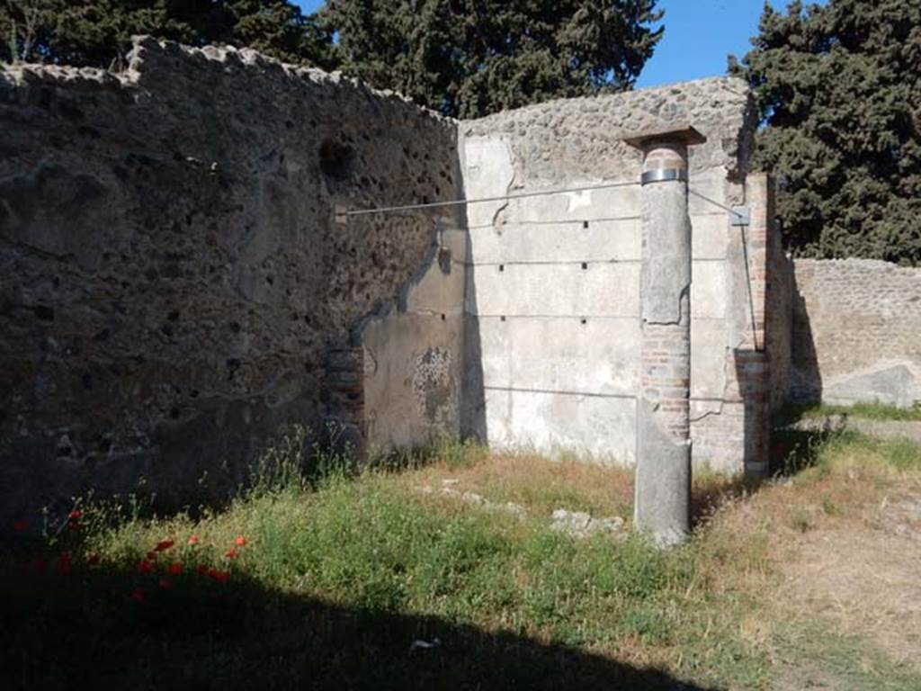 VIII.5.37 Pompeii. May 2017. Looking north-east across garden area towards corner of east portico, after restoration.  Photo courtesy of Buzz Ferebee.