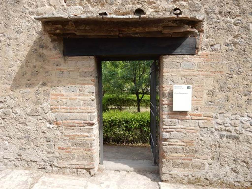 VIII.5.38 Pompeii. May 2017. Entrance to garden, or “Orto Botanico”.  Photo courtesy of Buzz Ferebee.