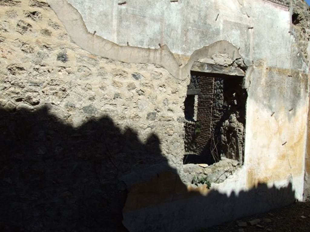 VIII.5.39 Pompeii. March 2009.  Room 5, north wall of triclinium with window overlooking garden area.