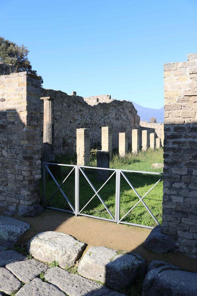 VIII.6.2, Pompeii. December 2018. 
Looking towards west side, from entrance doorway. Photo courtesy of Aude Durand.