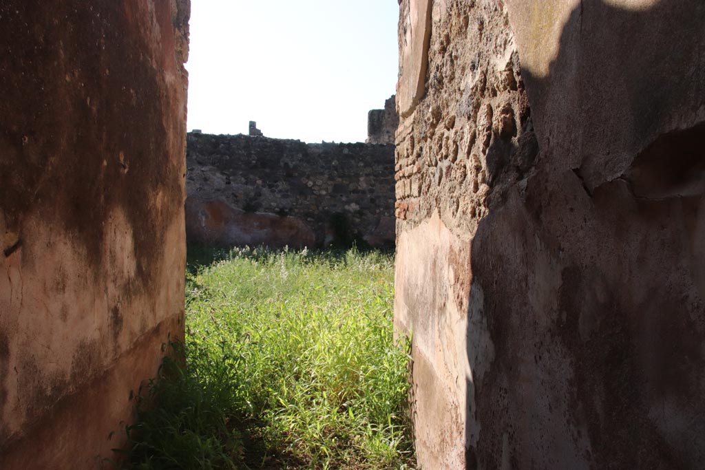 VIII.6.7 Pompeii. October 2022. Looking south along entrance corridor. Photo courtesy of Klaus Heese.