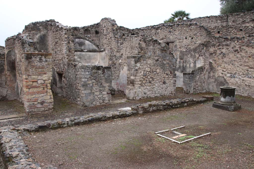 VIII.6.10 Pompeii. October 2020. 
Looking towards south side of peristyle area, with doorways to rooms “L”, stairs to upper floor, “m” cubiculum, in centre, and and “n”, another cubiculum with window onto vicolo. Room K is on the left, linking to bakery rooms in VIII.6.11.   Photo courtesy of Klaus Heese