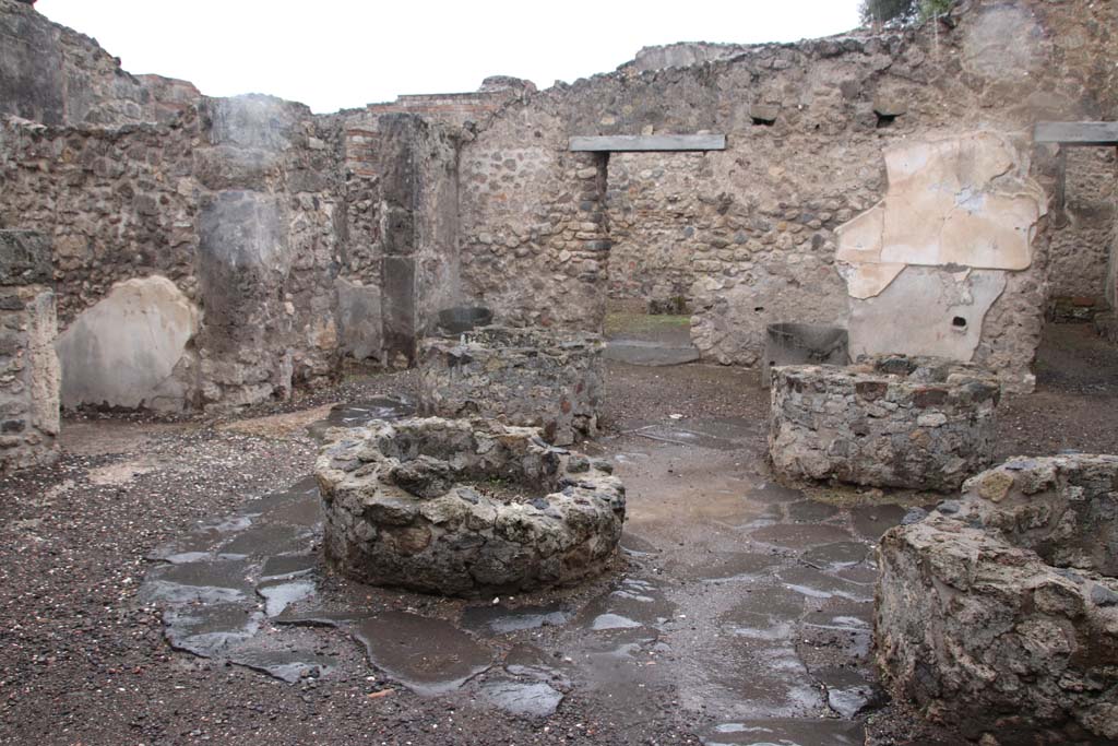 VIII.6.11 Pompeii. October 2020. Looking towards south-west corner of bakery room. The north end of the entrance corridor, is on the left.
Photo courtesy of Klaus Heese.