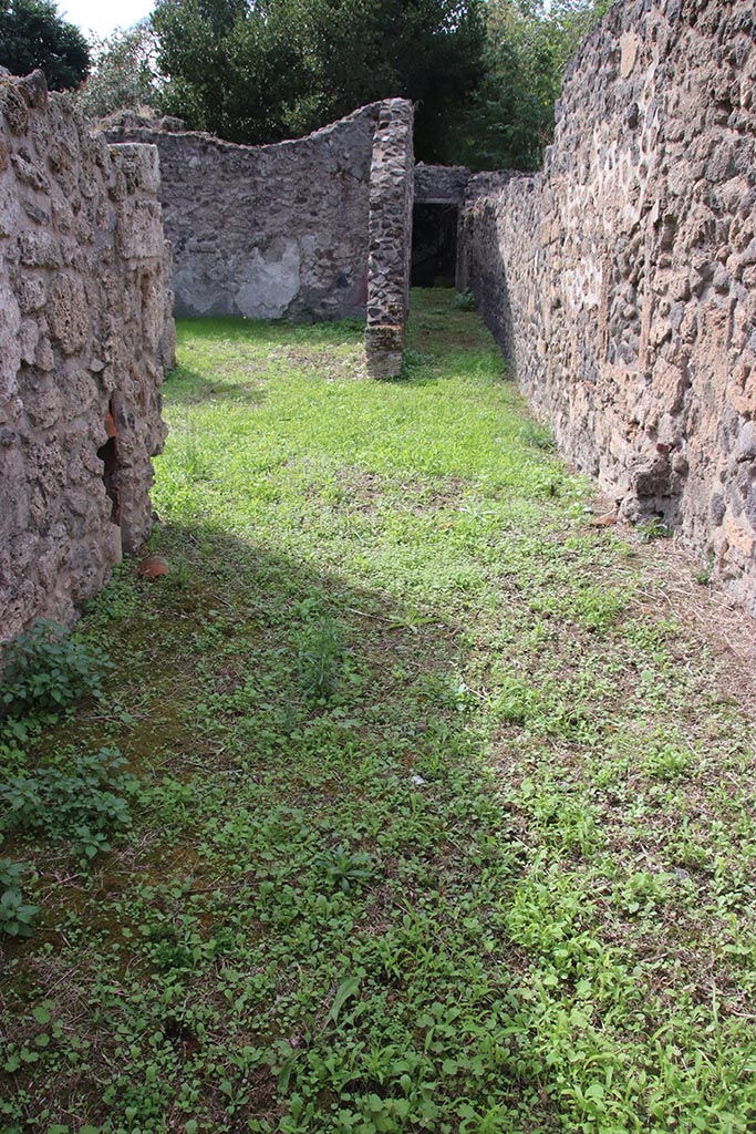 VIII.7.6 Pompeii. October 2024.
Looking west along entrance corridor towards atrium area. Photo courtesy of Klaus Heese.