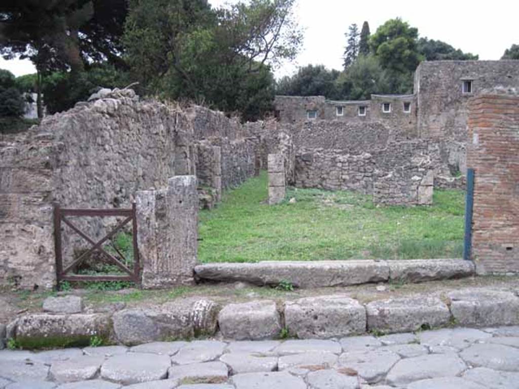 VIII.7.8 Pompeii. September 2010.  Entrance on Via Stabiana. Looking west.
Photo courtesy of Drew Baker.
