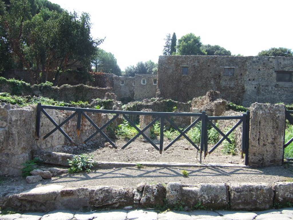 VIII.7.9 Pompeii. September 2005.  Steps to upper floor, on left of joint entrance.
