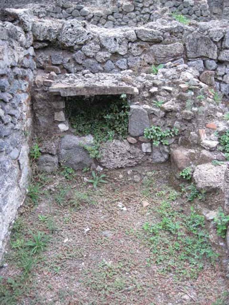 VIII.7.11 Pompeii. September 2010. Detail of oven feature in kitchen.
Photo courtesy of Drew Baker.