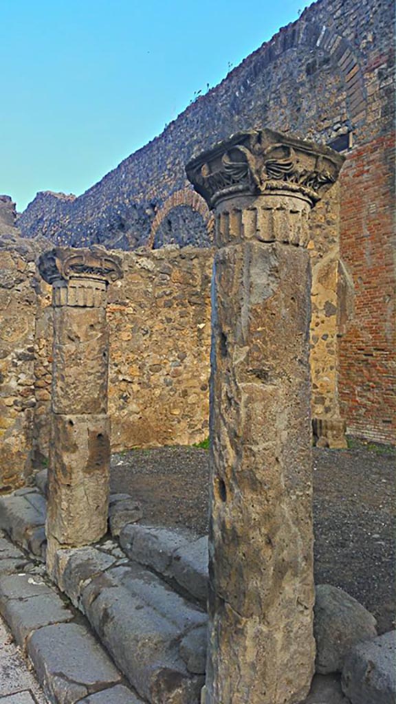 VIII.7.16 Pompeii. 2015/2016. 
Steps and columns in north-east corner. Photo courtesy of Giuseppe Ciaramella.