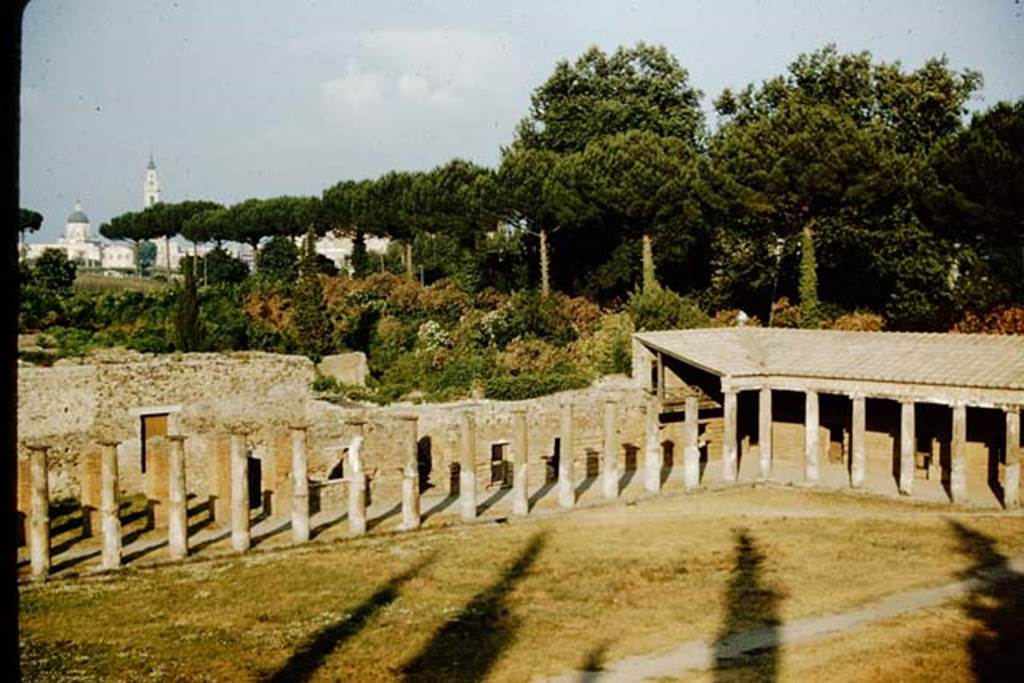 VIII.7.16 Pompeii. 1957. Looking towards south-east side. Photo by Stanley A. Jashemski.
Source: The Wilhelmina and Stanley A. Jashemski archive in the University of Maryland Library, Special Collections (See collection page) and made available under the Creative Commons Attribution-Non Commercial License v.4. See Licence and use details.
J57f0419