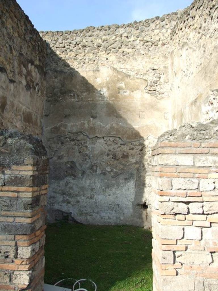 VIII.7.16 Pompeii.  September 2005. Small room on north side.