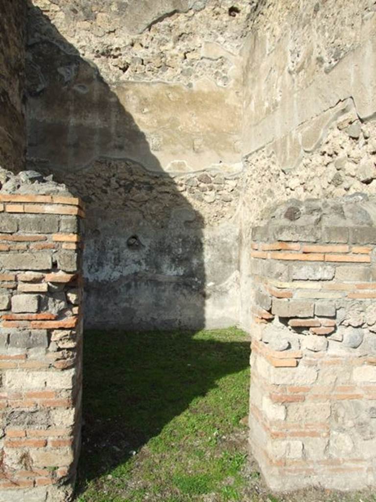 VIII.7.16 Pompeii.  September 2005. Room on north side.