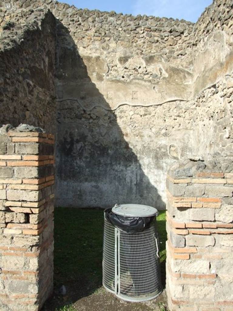 VIII.7.16 Pompeii.  September 2005. Room on north side.