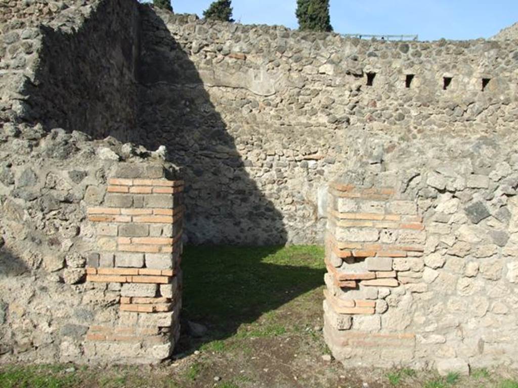 VIII.7.16 Pompeii.  September 2005. Room on north side.