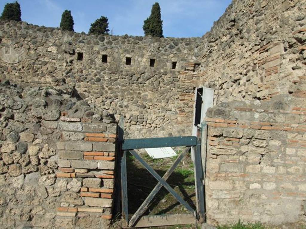 VIII.7.16 Pompeii.  September 2005. Room on north side.