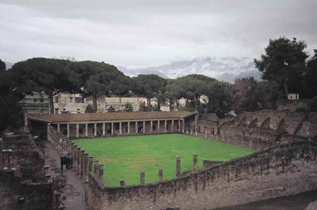 VIII.7.16 Pompeii. May 2010. Looking south and west from above east side of the Gladiators Barracks.  Photo courtesy of Rick Bauer.