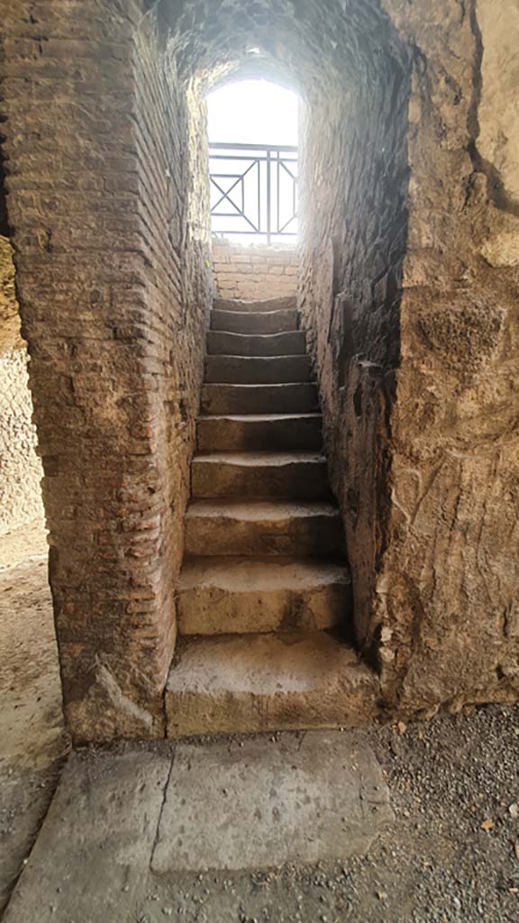 VIII.7.20 Pompeii. August 2021. 
Steps to upper floor next to entrance/exit to Large Theatre at west end.
Foto Annette Haug, ERC Grant 681269 DÉCOR.