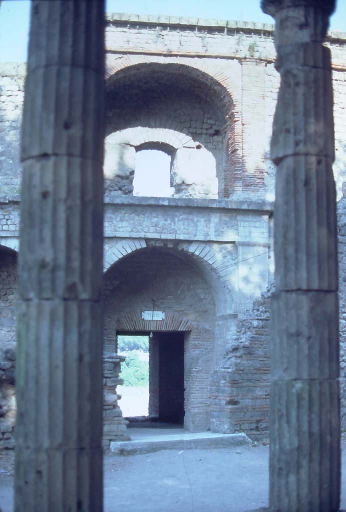 VIII.7.21, Pompeii. 7th August 1976. Entrance from Triangular Forum (VIII.7.30) through arch. 
Photo courtesy of Rick Bauer, from Dr George Fay’s slides collection.