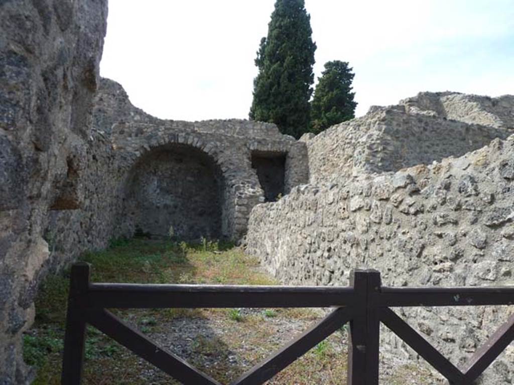 VIII.7.22 Pompeii. September 2015. Entrance on Via Stabiana, looking west.