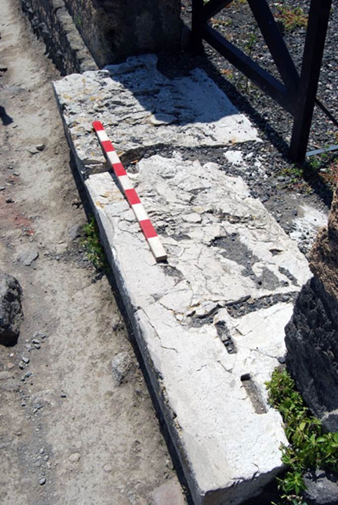 VIII.7.24 Pompeii. June 2009. Looking south along entrance threshold. Photo courtesy of Sera Baker.