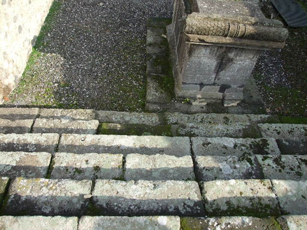 VIII.7.25 Pompeii. December 2006.   West side of the altar at the bottom of the steps.