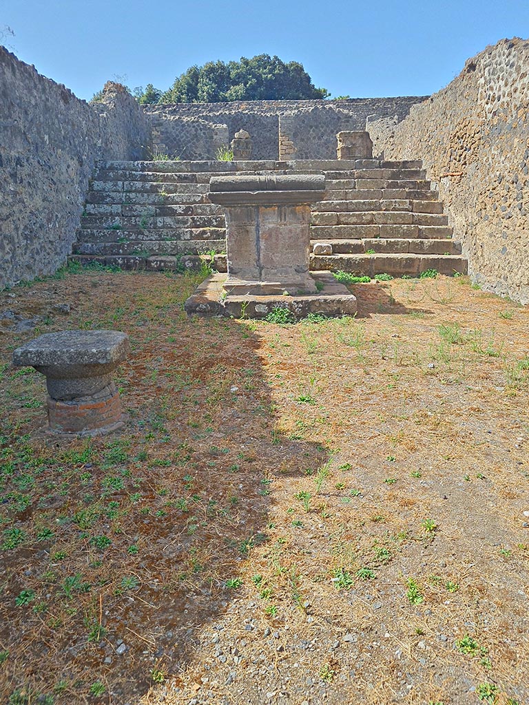 VIII.7.25 Pompeii. September 2024. 
Looking west towards altar from entrance doorway. Photo courtesy of Giuseppe Ciaramella.