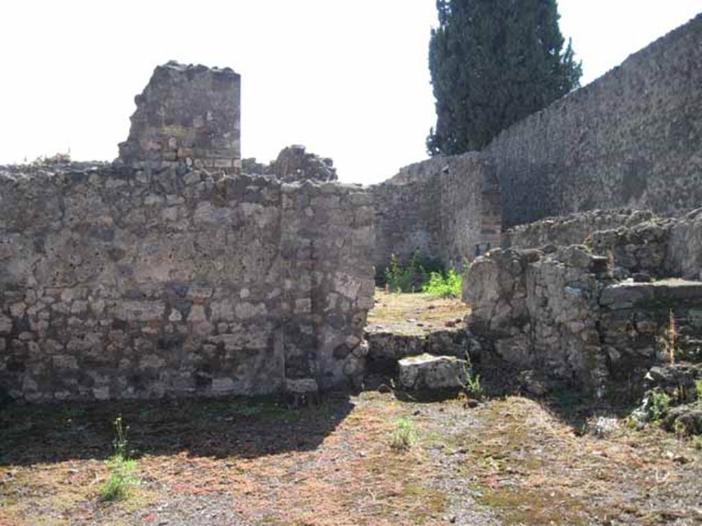 VIII.7.26 Pompeii. September 2010. From entrance looking south. Photo courtesy of Drew Baker.