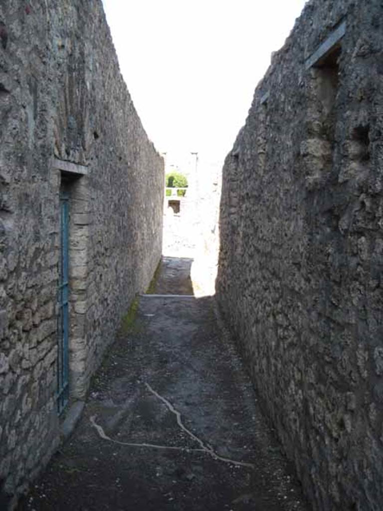 VIII.7.27 Pompeii. September 2010. Passage from the theatre, looking north. Photo courtesy of Drew Baker.