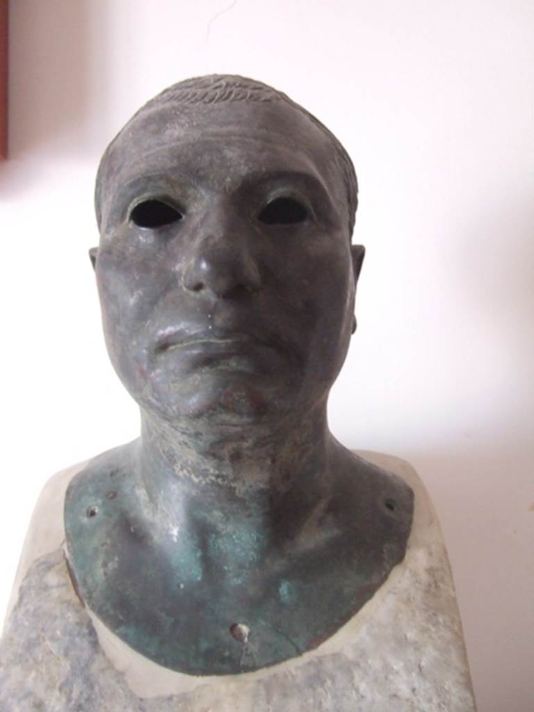 VIII.7.28 Pompeii.  Bronze head of Gaius Norbanus Sorex.  Now in Naples Archaeological Museum. Inventory number 4991.