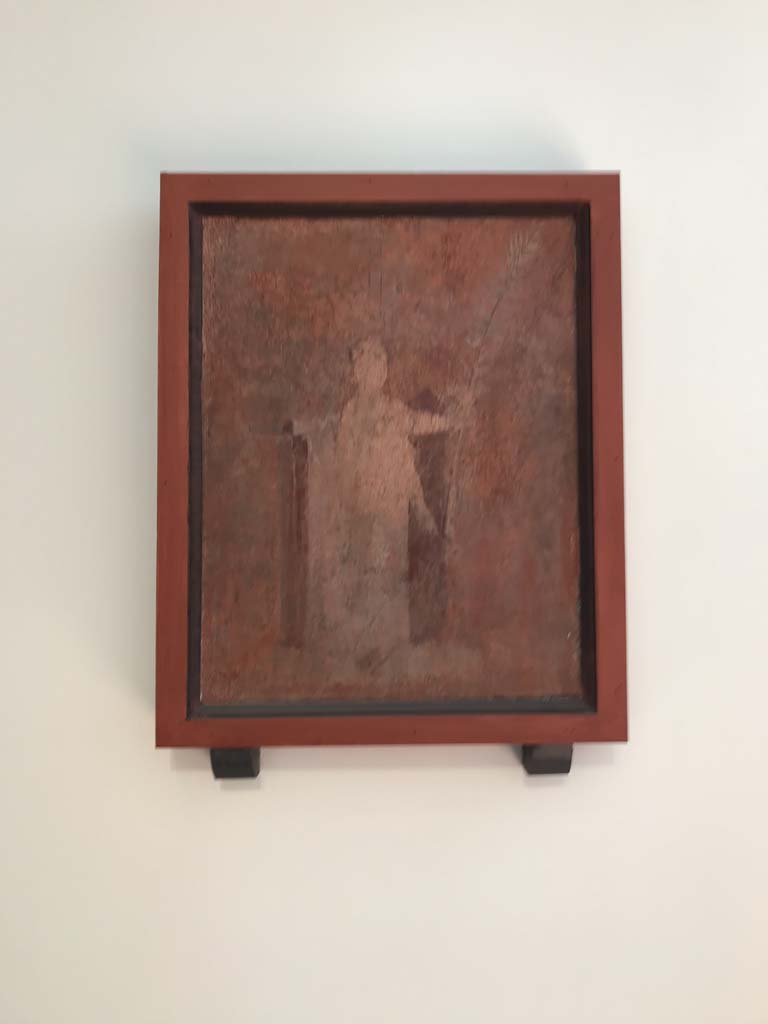 VIII.7.28 Pompeii. April 2019.
Extreme west part of the north portico. The painting is in a bad state of preservation.
It still shows the silhouette of the priest holding in one hand a palm branch and the other a bundle of herbs.
Now in Naples Archaeological Museum. Inventory number MCCCXLIII.
Photo courtesy of Rick Bauer.