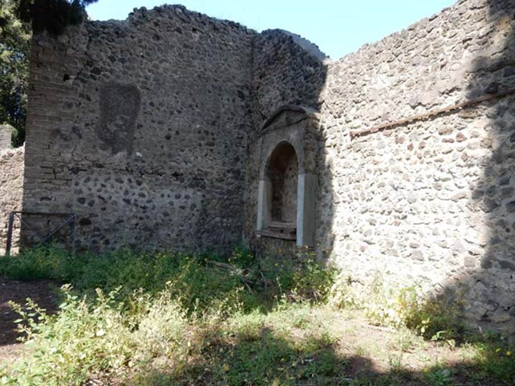 VIII.7.28, Pompeii. May 2015. Looking towards niche in north-west corner of the sacred room or Hall of initiation. Photo courtesy of Buzz Ferebee.