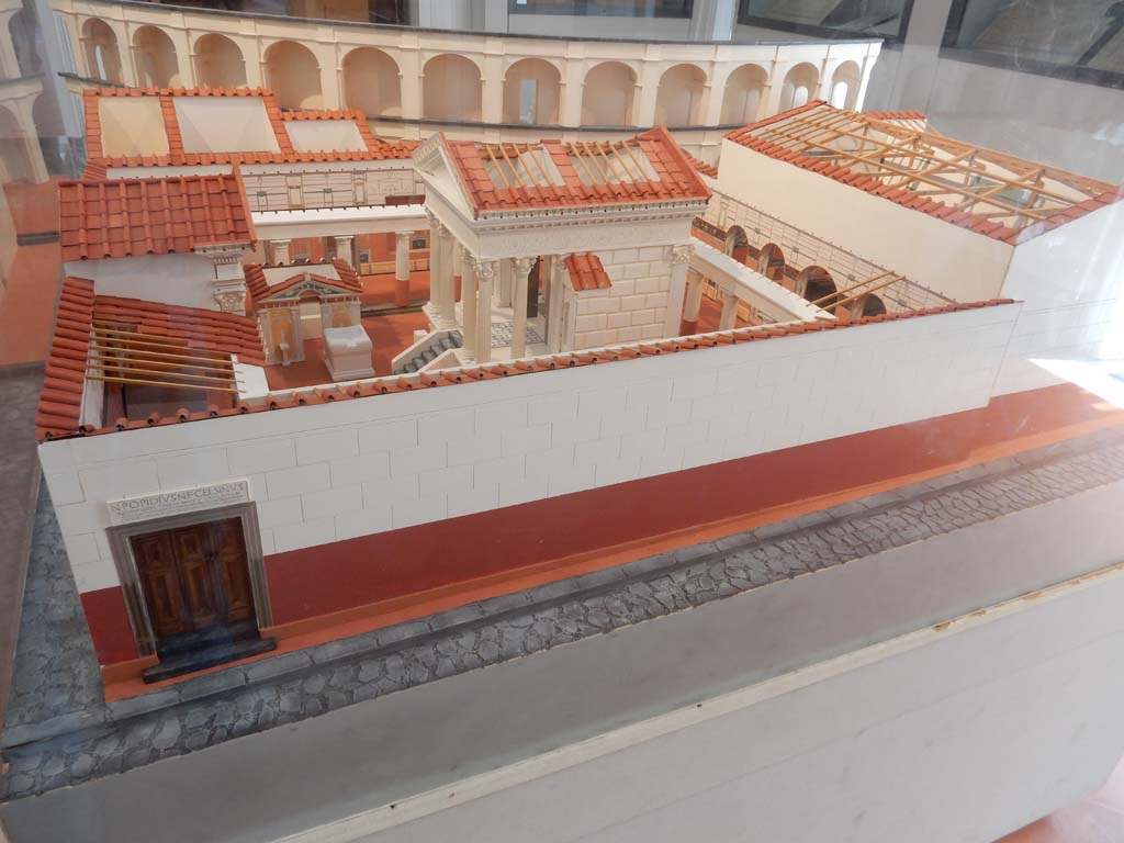 VIII.7.28 Pompeii. June 2019. 
Street frontage as on Via del Tempio d’Iside, looking south at model now in Naples Archaeological Museum.
Photo courtesy of Buzz Ferebee.