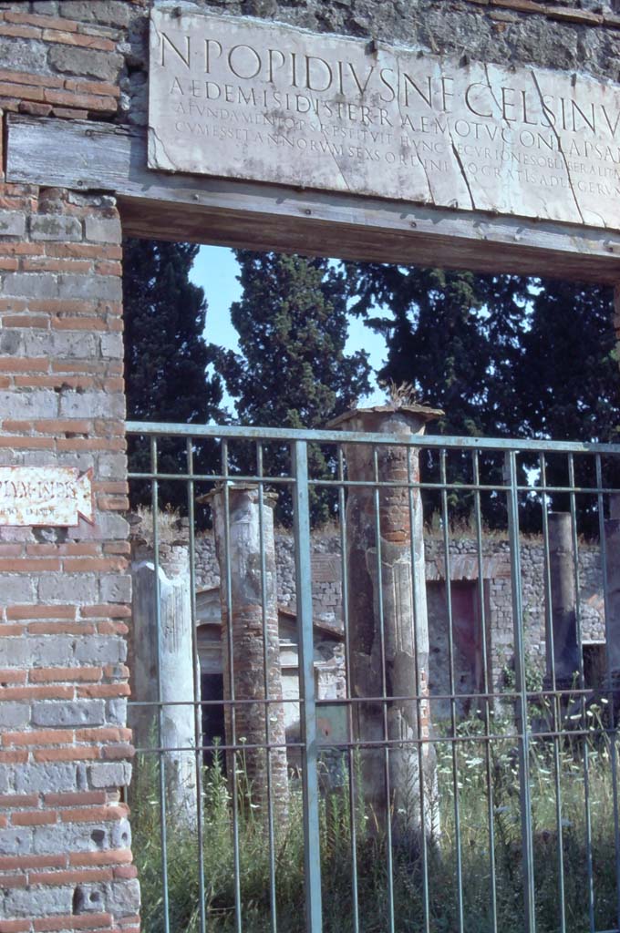 VIII.7.28, Pompeii, 1971. Looking south through entrance doorway.
Photo courtesy of Rick Bauer, from Dr George Fay’s slides collection.