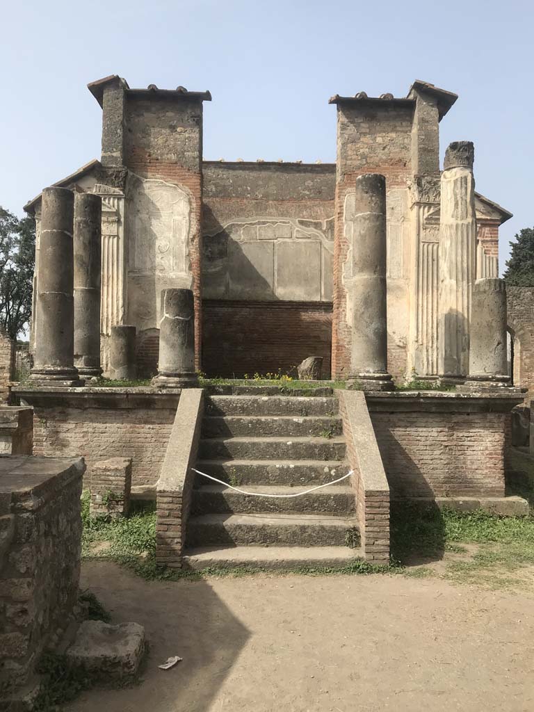 VIII.7.28, Pompeii. April 2019. Looking west across temple court towards steps to cella.
Photo courtesy of Rick Bauer.