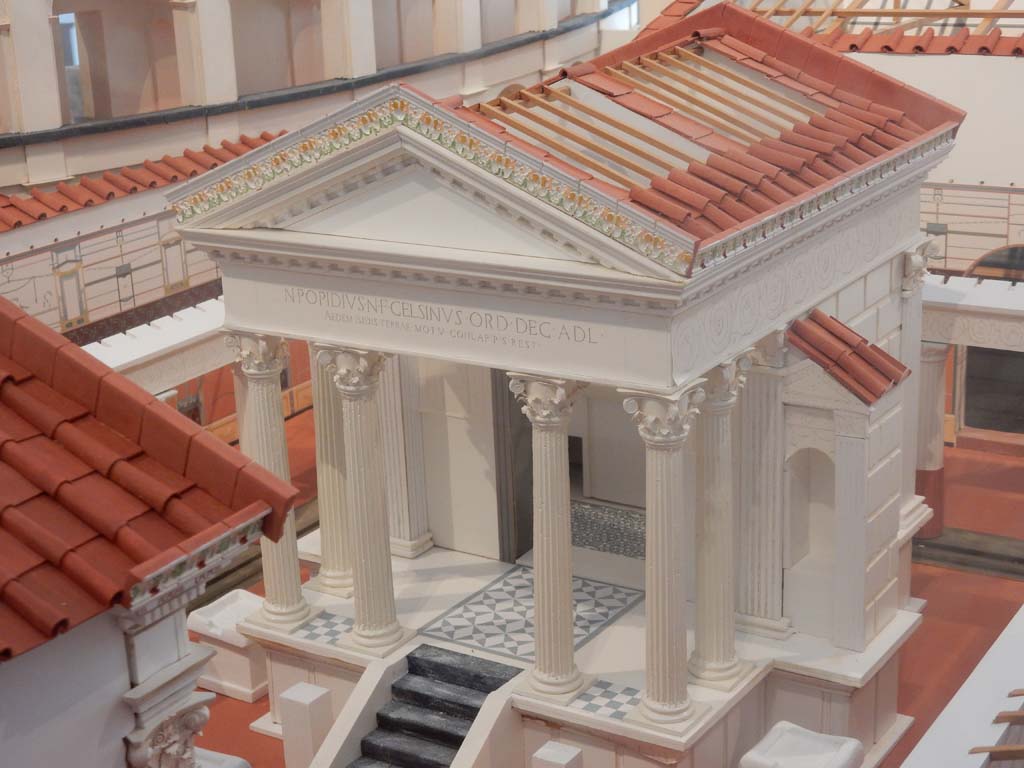 VIII.7.28 Pompeii. June 2019. Model reconstruction of portico and roof of Temple. Model now in Naples Archaeological Museum.
Photo courtesy of Buzz Ferebee.