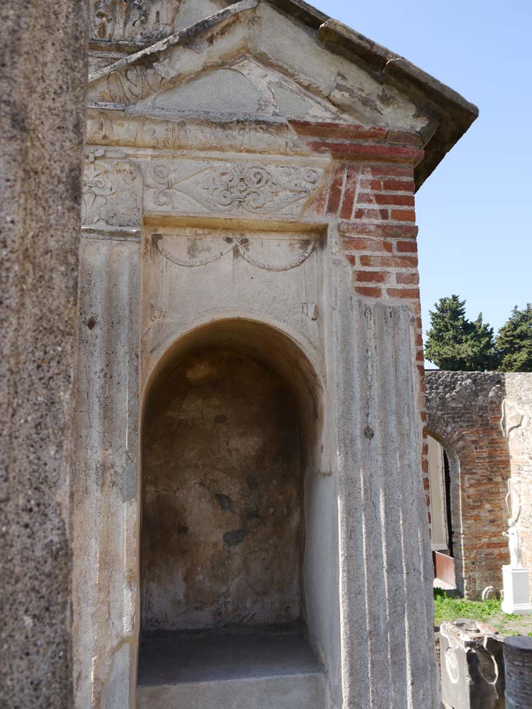 VIII.7.28 Pompeii. September 2018. Niche at north end.
Foto Anne Kleineberg, ERC Grant 681269 DÉCOR.