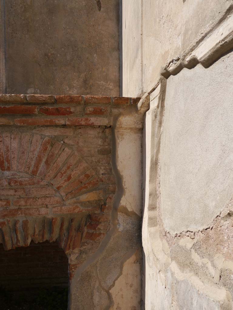 VIII.7.28 Pompeii. September 2018. Detail of north-west corner of cella.
Foto Anne Kleineberg, ERC Grant 681269 DÉCOR.