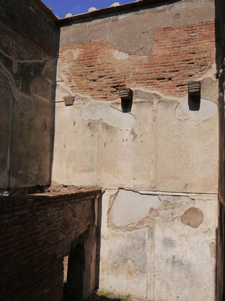 VIII.7.28 Pompeii. September 2018. Looking towards north wall of cella.
Foto Anne Kleineberg, ERC Grant 681269 DÉCOR.